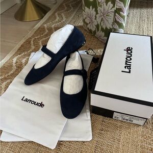 Larroudé Verona Ballet Flat in Navy Suede NIB